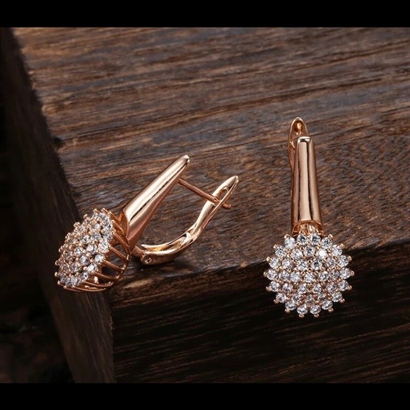 - Gorgeous earrings with Swarovski elements - Picture 10 of 13